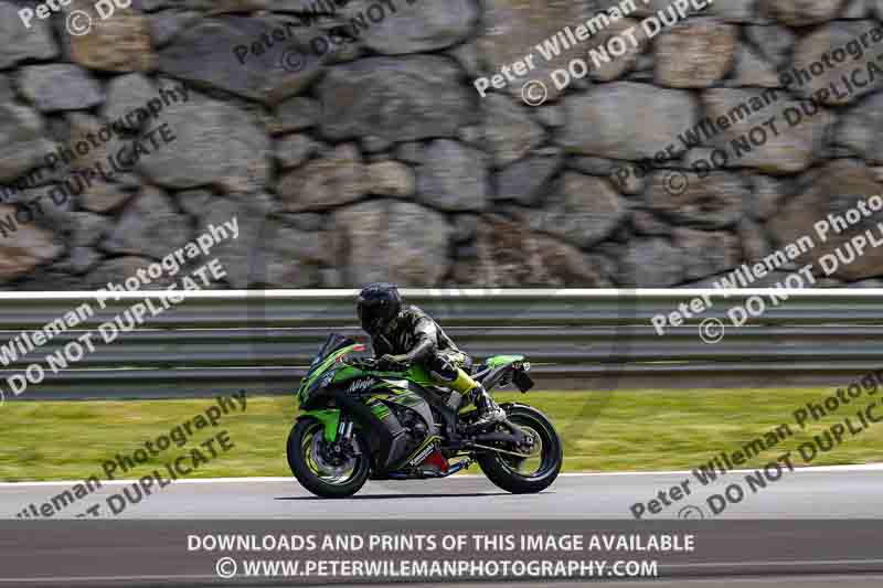 cadwell no limits trackday;cadwell park;cadwell park photographs;cadwell trackday photographs;enduro digital images;event digital images;eventdigitalimages;navarra;no limits trackdays;peter wileman photography;racing digital images;trackday digital images;trackday photos